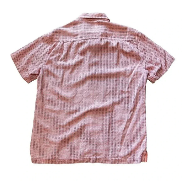 Tommy Bahama 100 % Silk Men’s Medium Geometric Pattern Red Black EUC Button Down - Picture 2 of 8